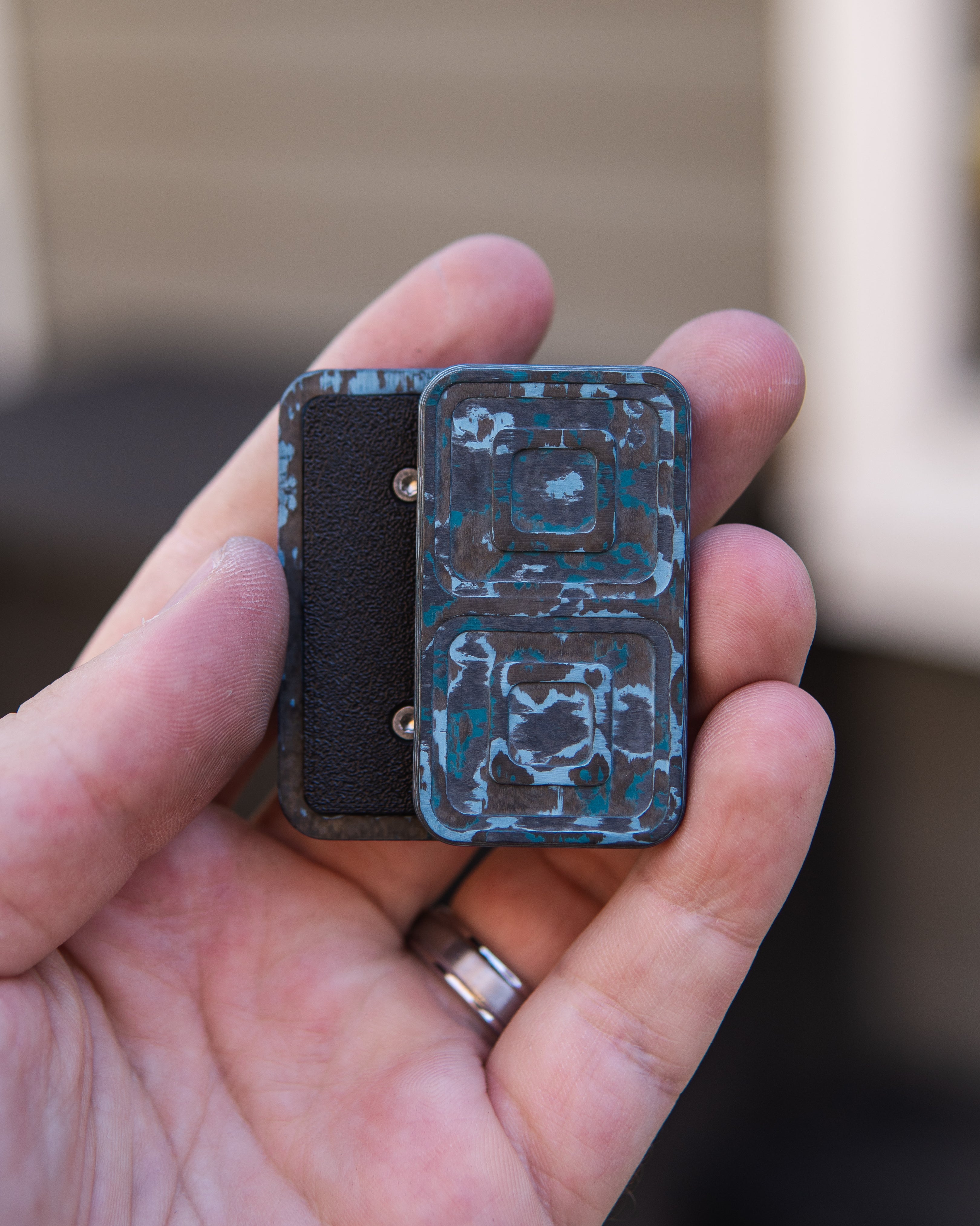 Echo Tile Fidget Slider - Maker's Choice, Arctic Storm Carbon Fiber