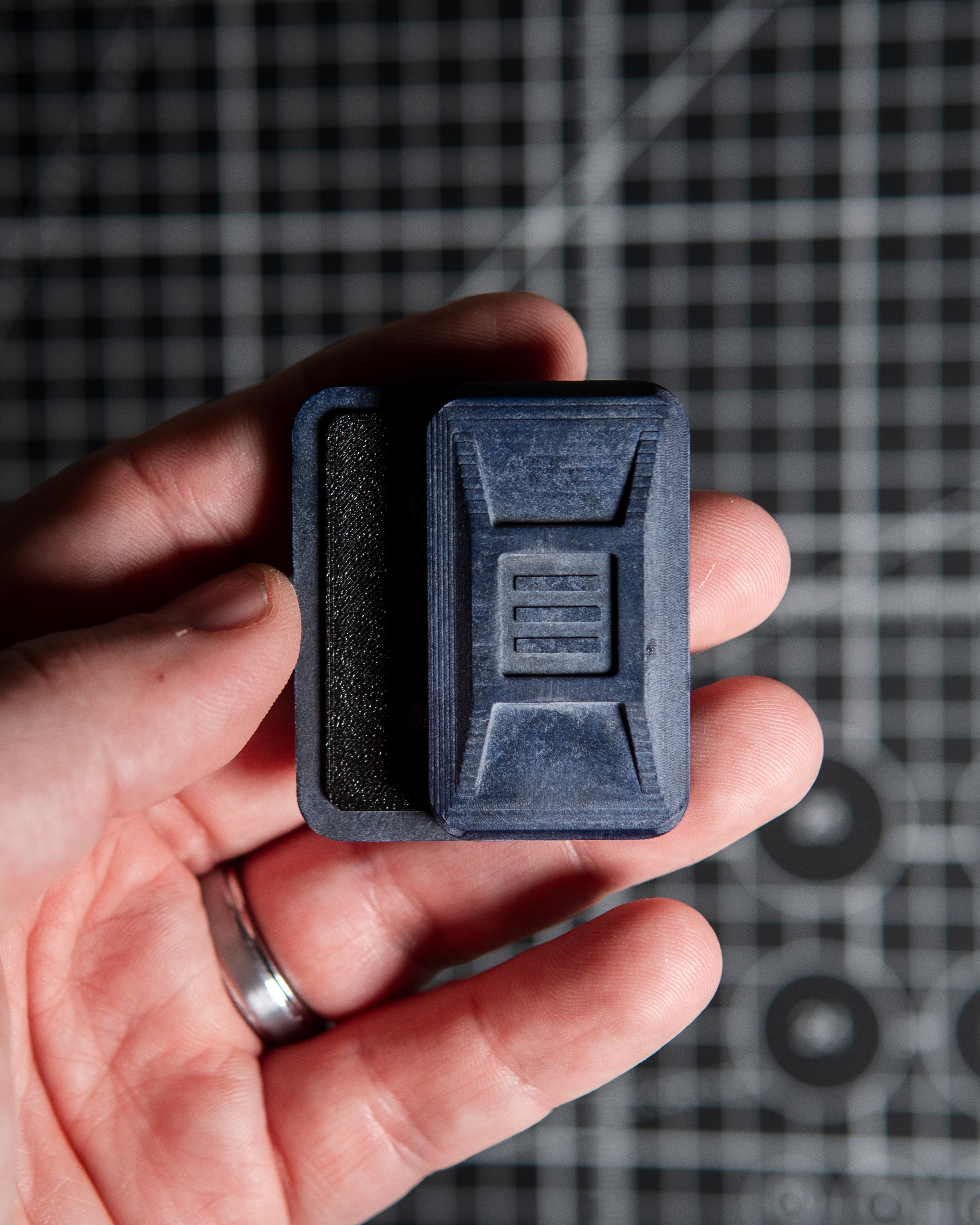 Delta Ergo Pro Tile Fidget Slider - Maker's Choice, Richlite Blue