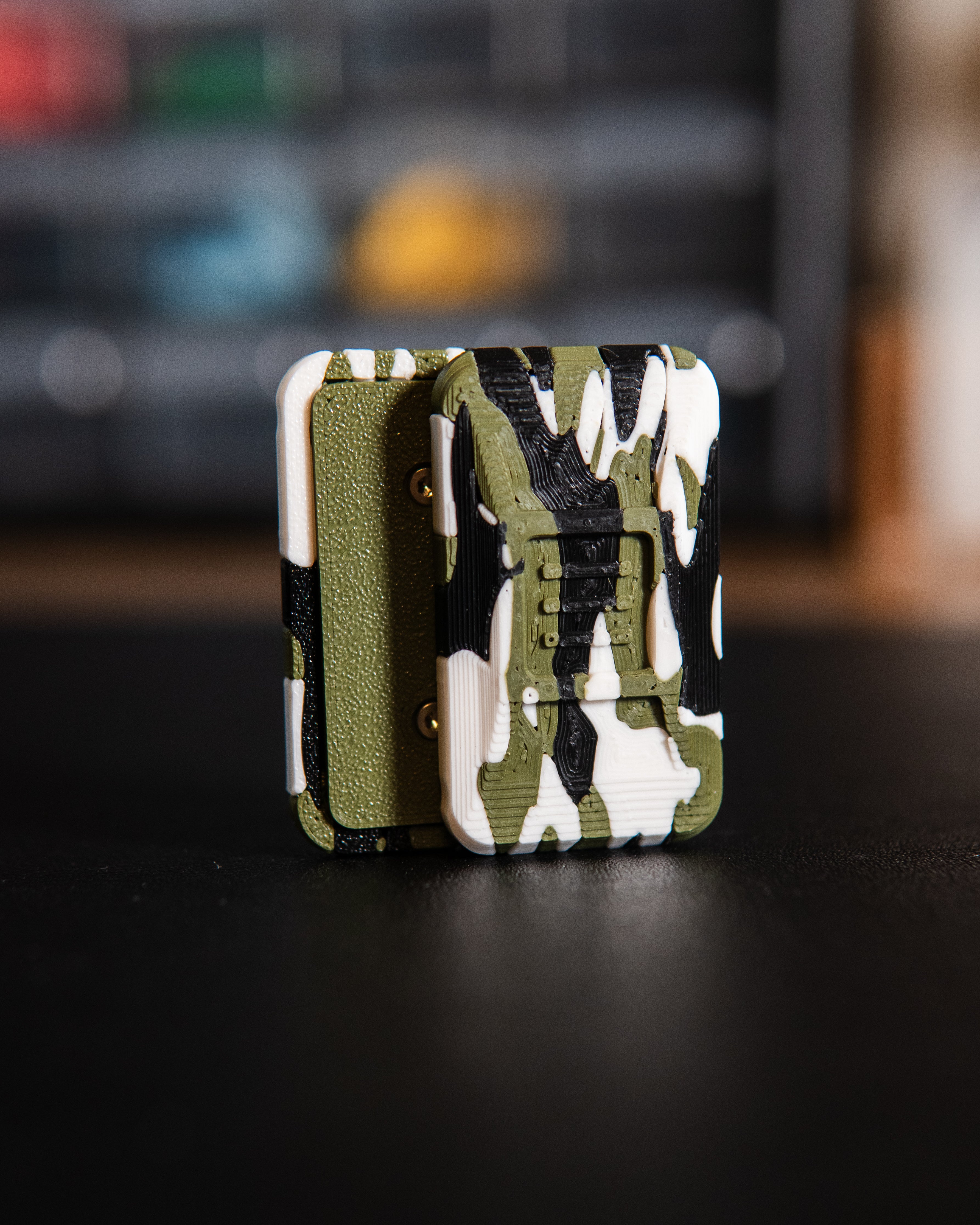 Delta Ergo Tile Fidget Slider - Tiger Camo White/Black/OD Green