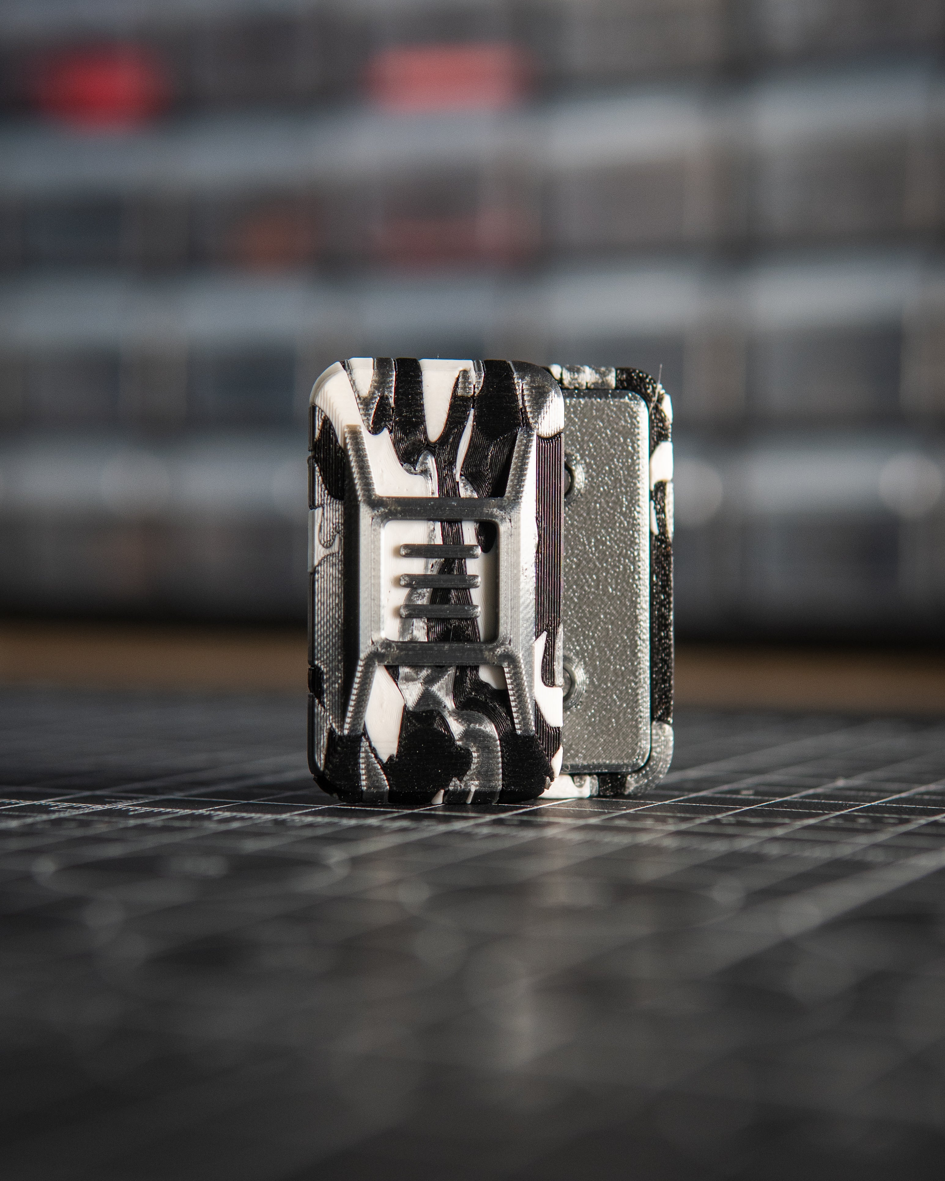 Delta Ergo Tile Fidget Slider - Tiger Camo Black/Silver/White