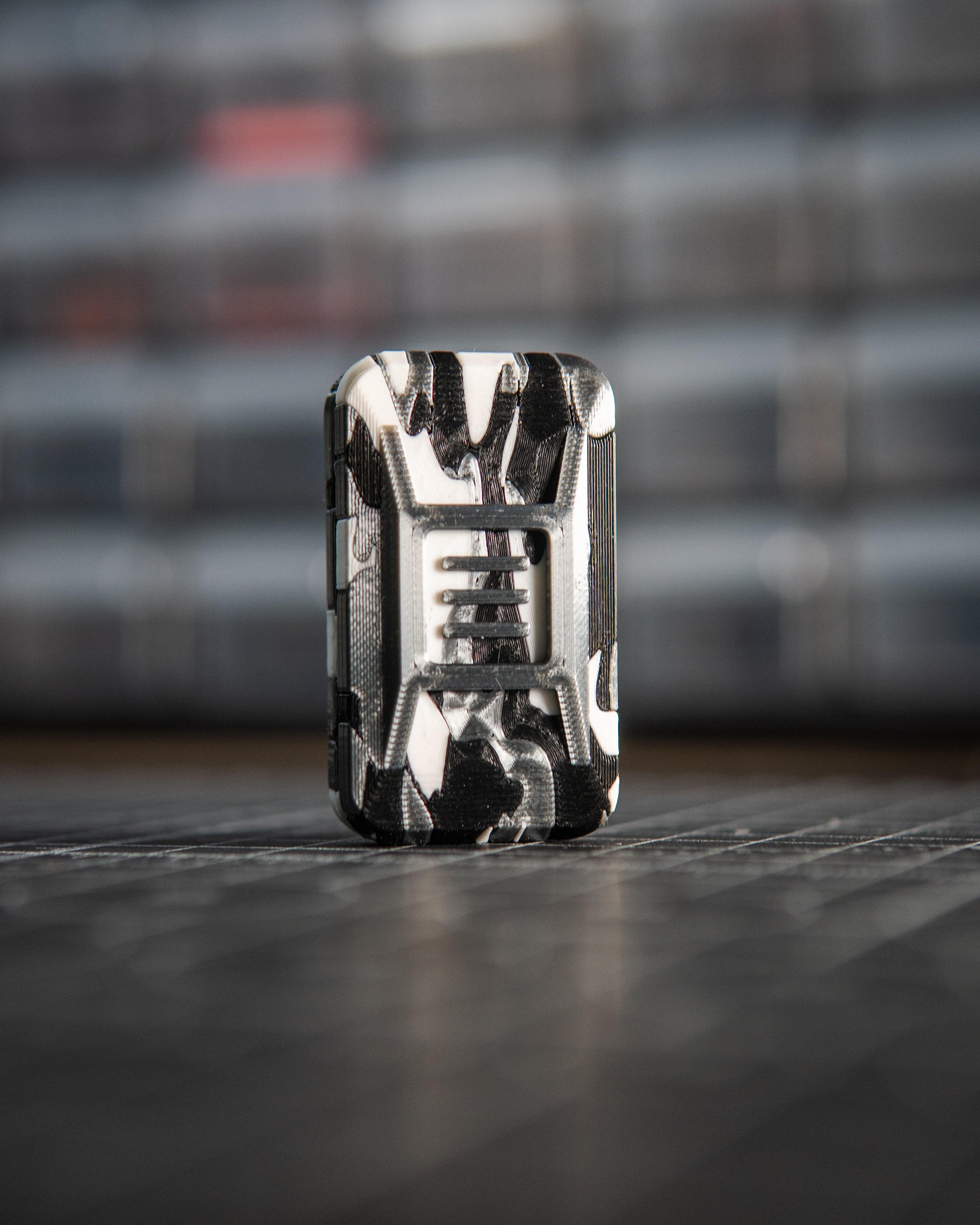Delta Ergo Tile Fidget Slider - Tiger Camo Black/Silver/White