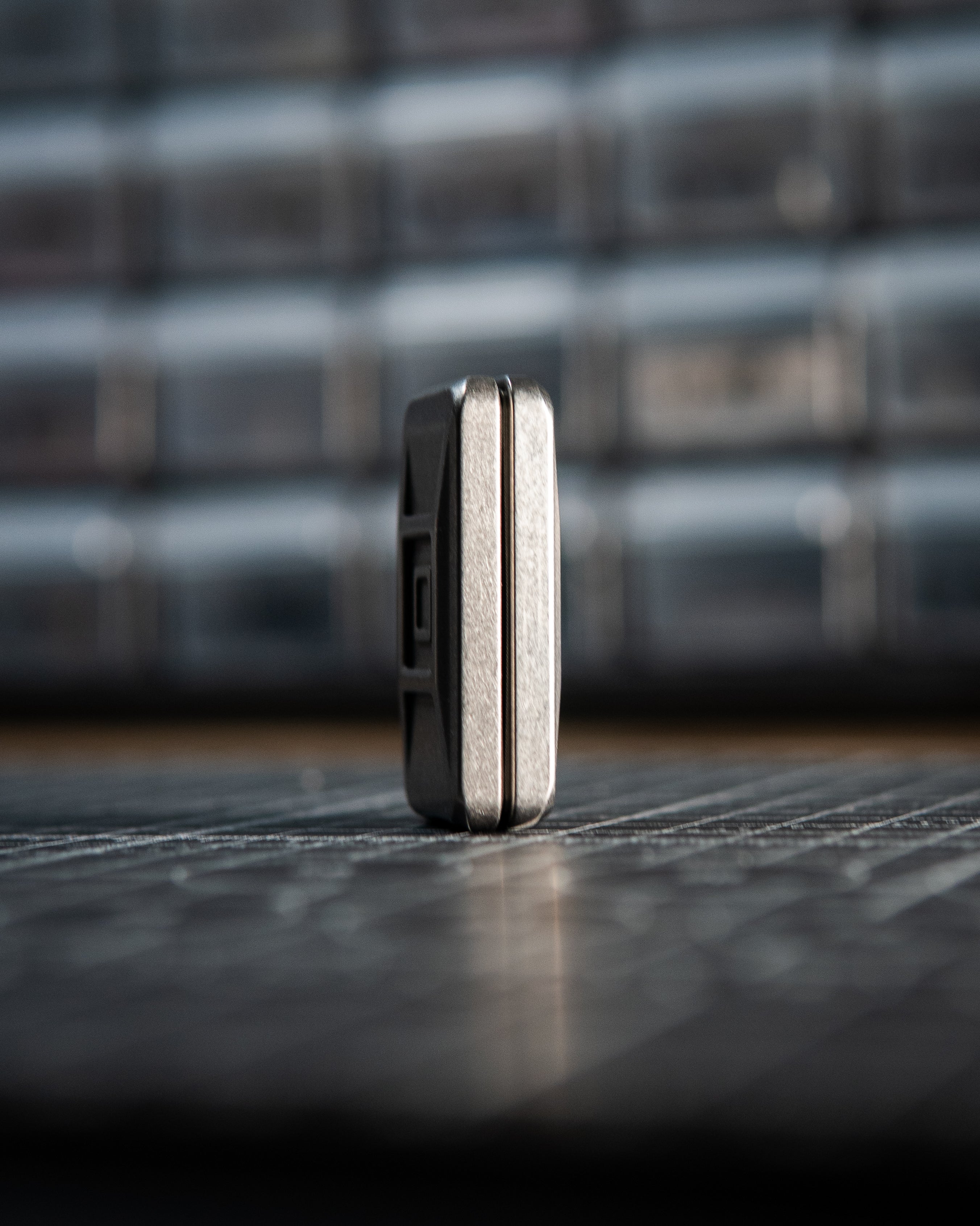 Echo Ergo Tile Fidget Slider - Titanium