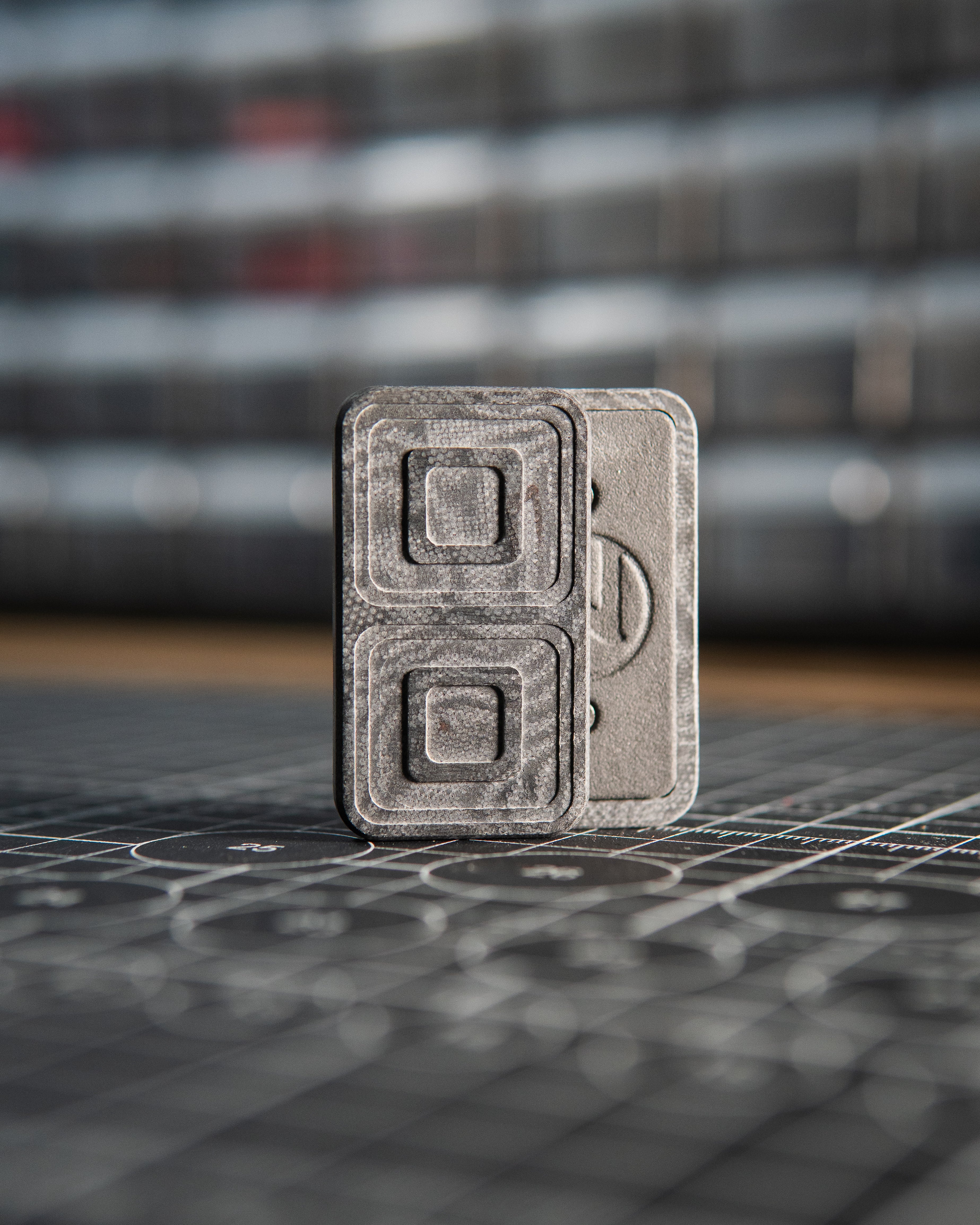 Echo Tile Fidget Slider - Maker's Choice, Dark Marbled G10