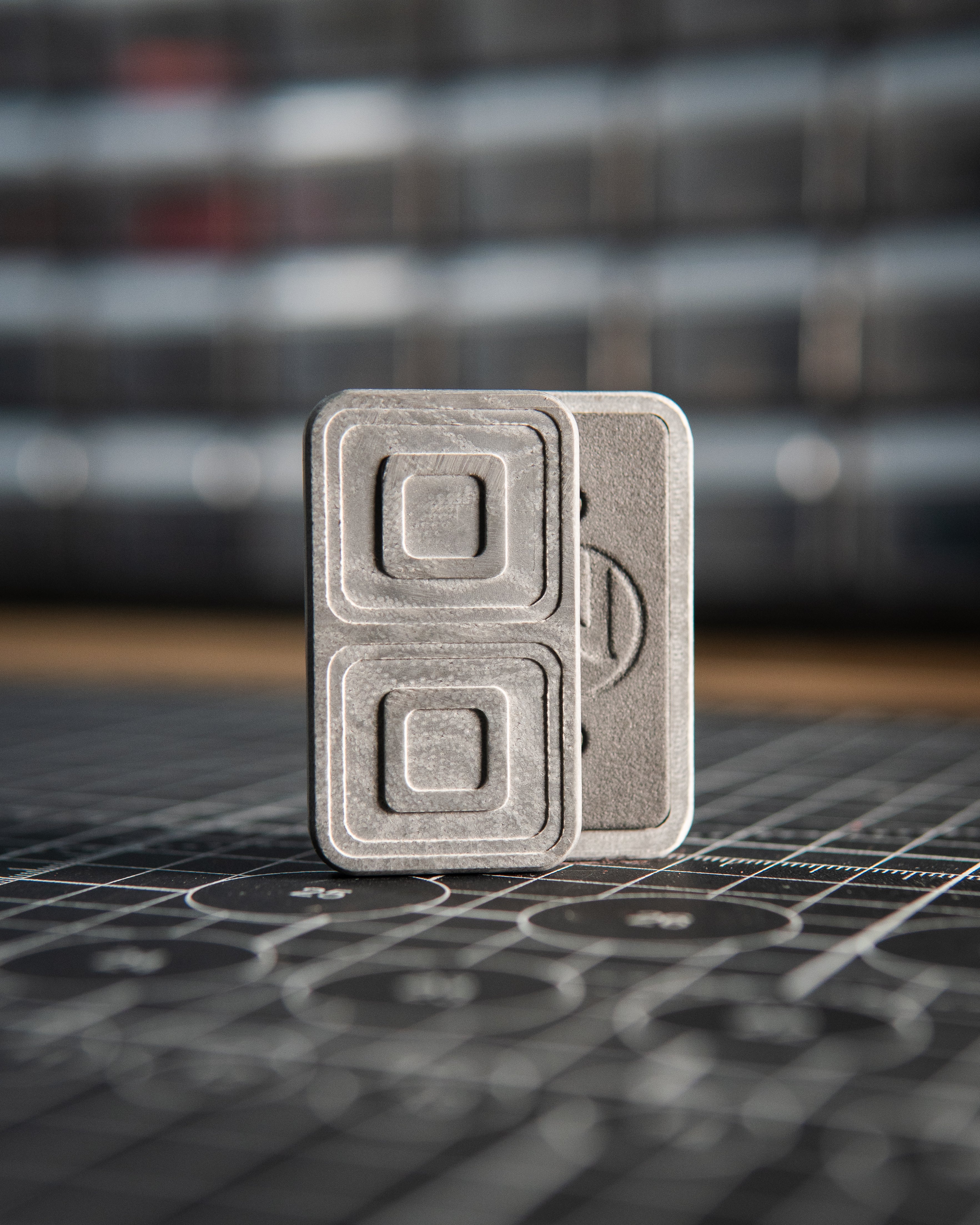 Echo Tile Fidget Slider - Maker's Choice, Light Marbled G10