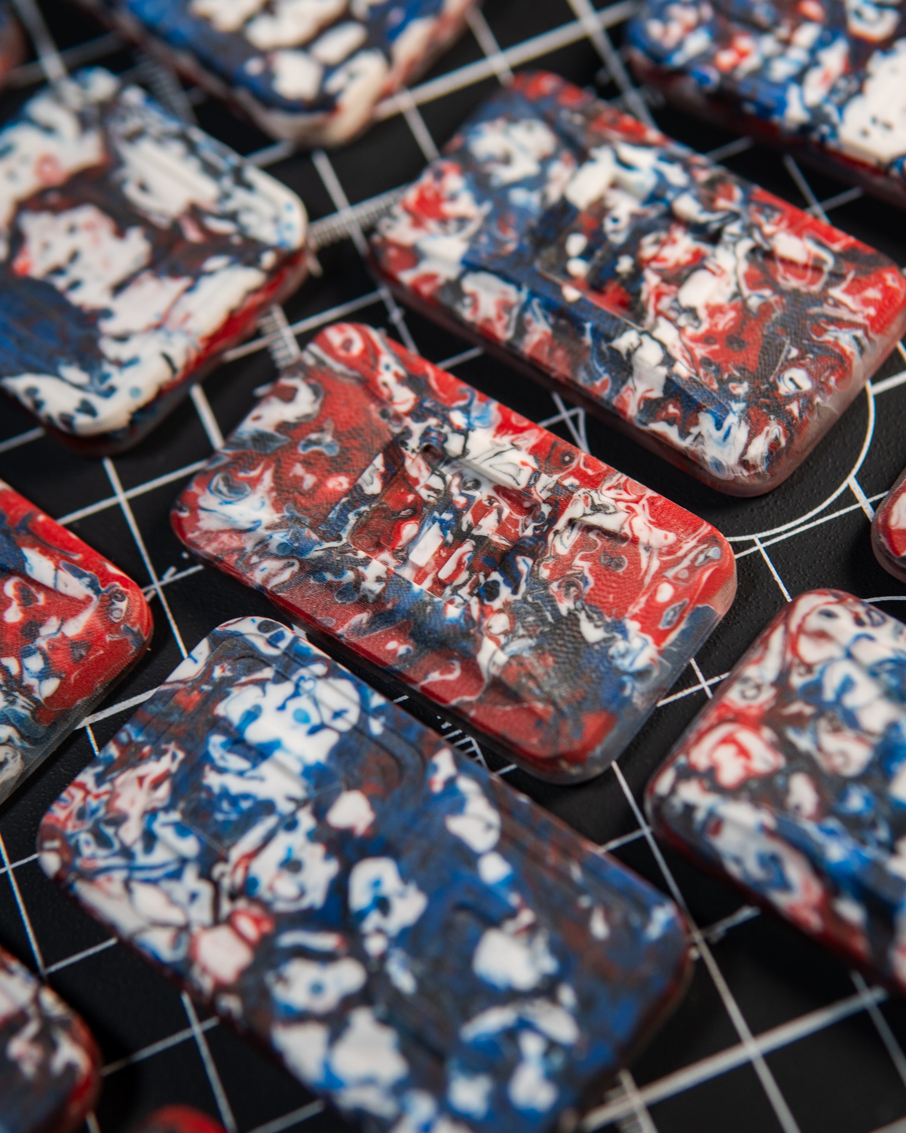 Delta Ergo Pro Tile Fidget Slider - Maker's Choice, Red/White/Blue Resin