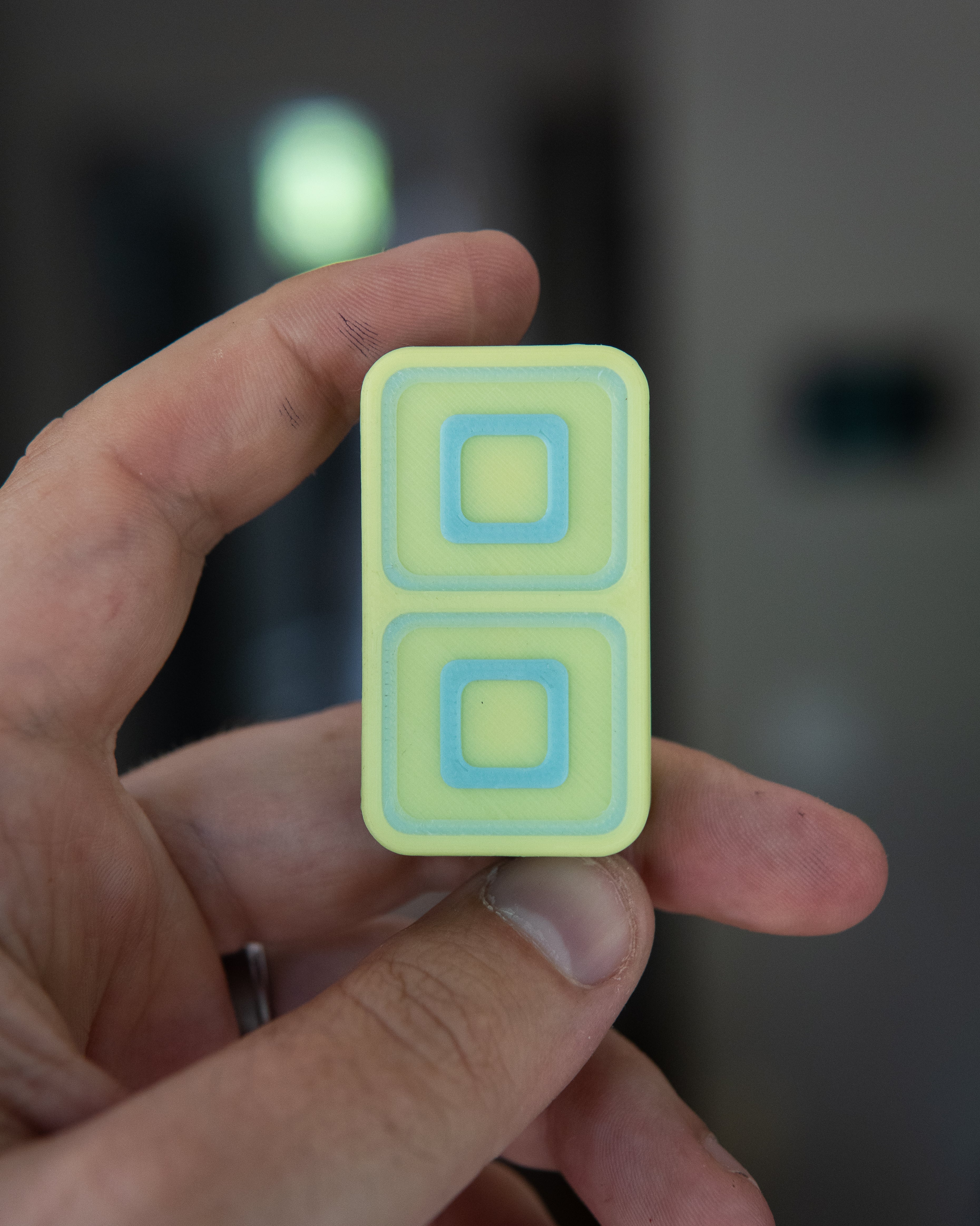 Echo Tile Fidget Slider - Maker's Choice, Yellow & Blue Glow PLA