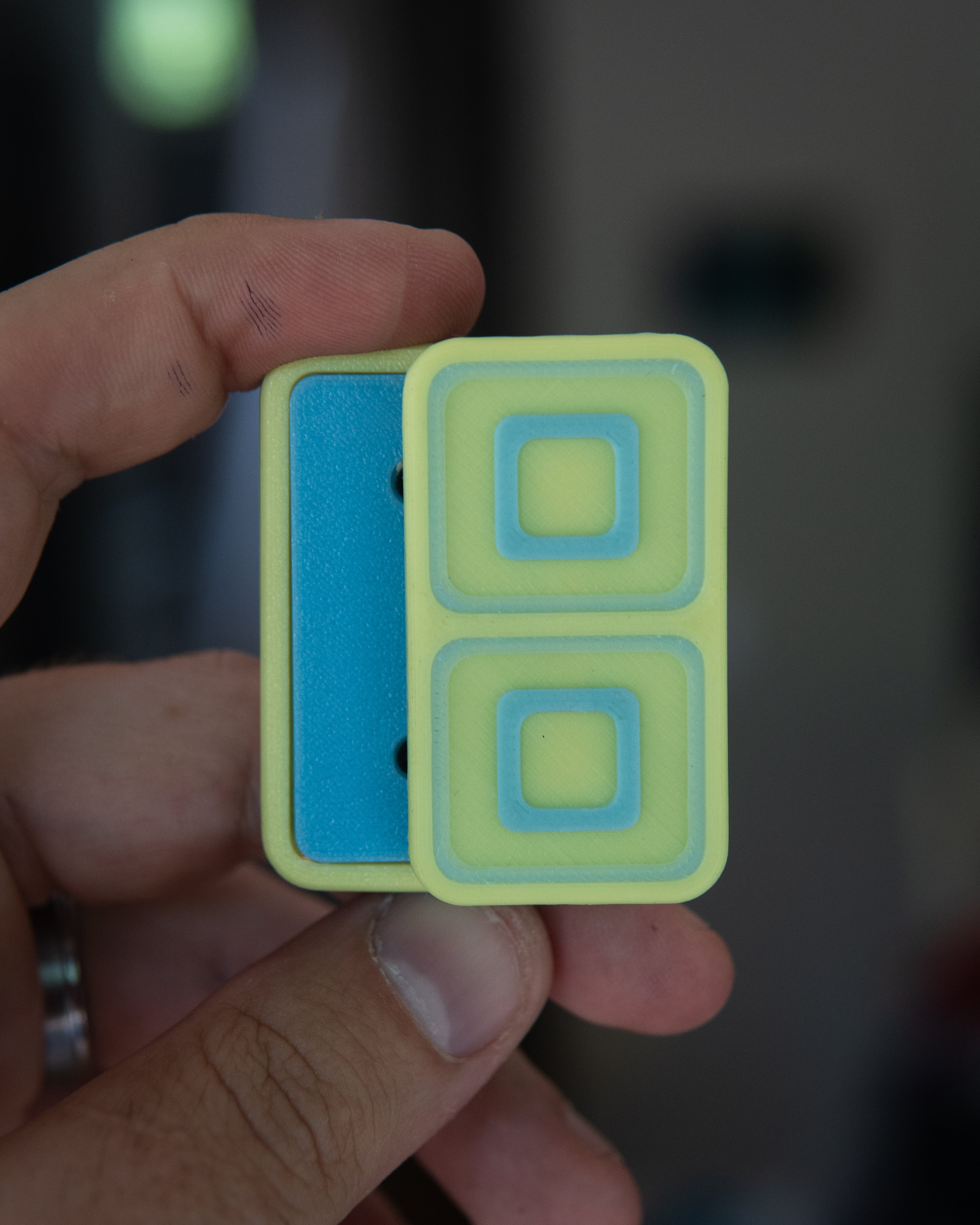 Echo Tile Fidget Slider - Maker's Choice, Yellow & Blue Glow PLA