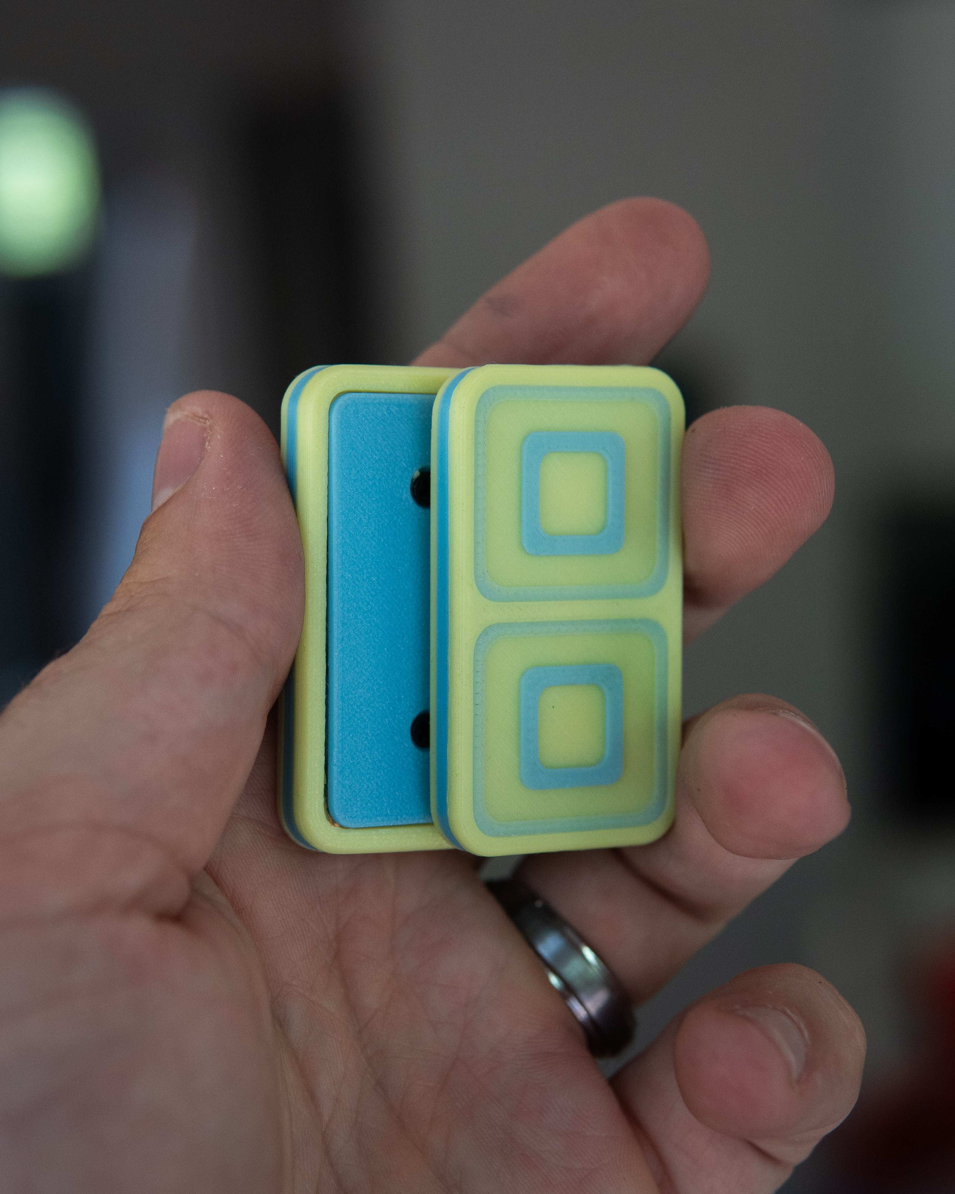 Echo Tile Fidget Slider - Maker's Choice, Yellow & Blue Glow PLA