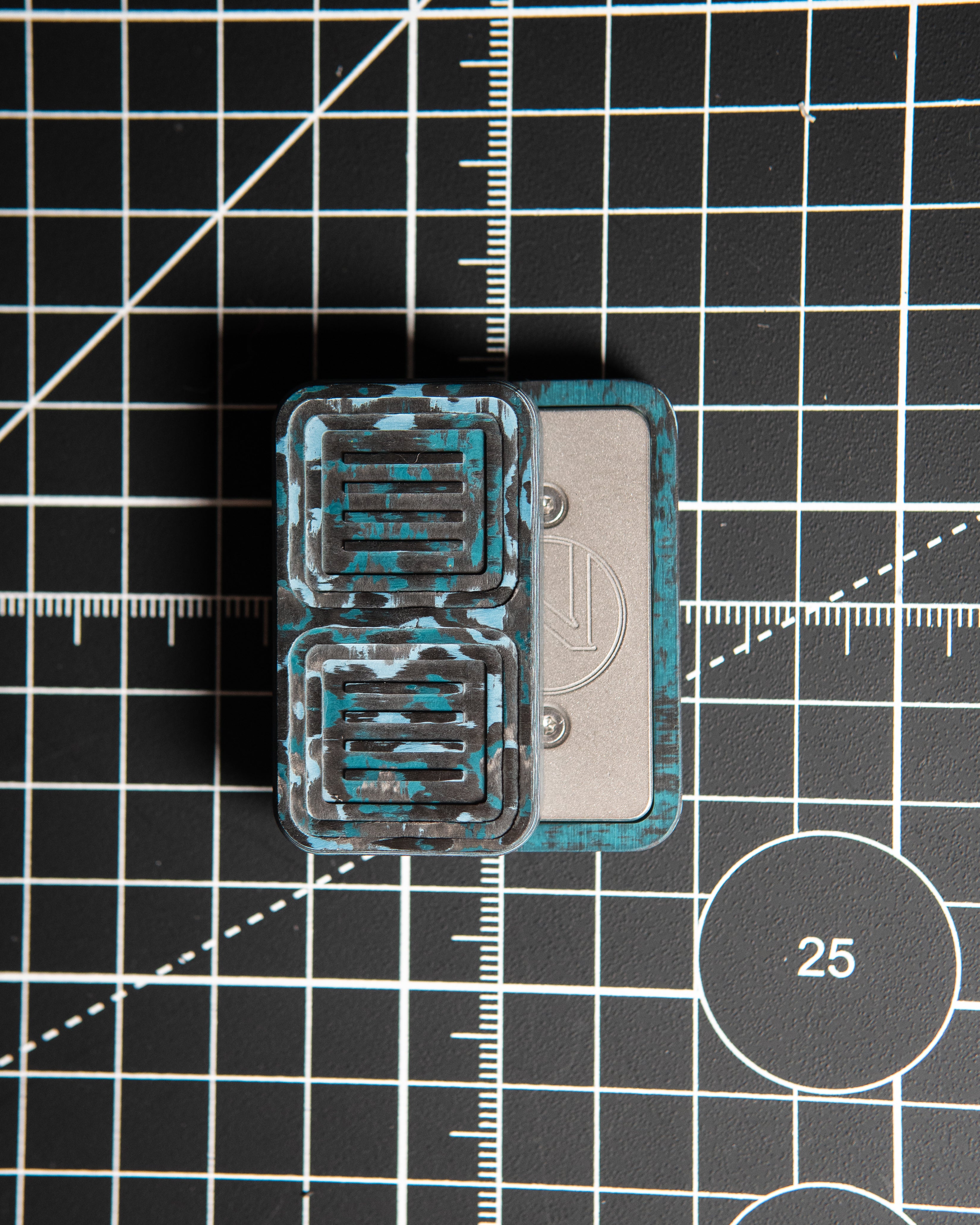 Delta Pro Tile Fidget Slider - Maker's Choice, Arctic Storm Carbon Fiber (SS Slides)