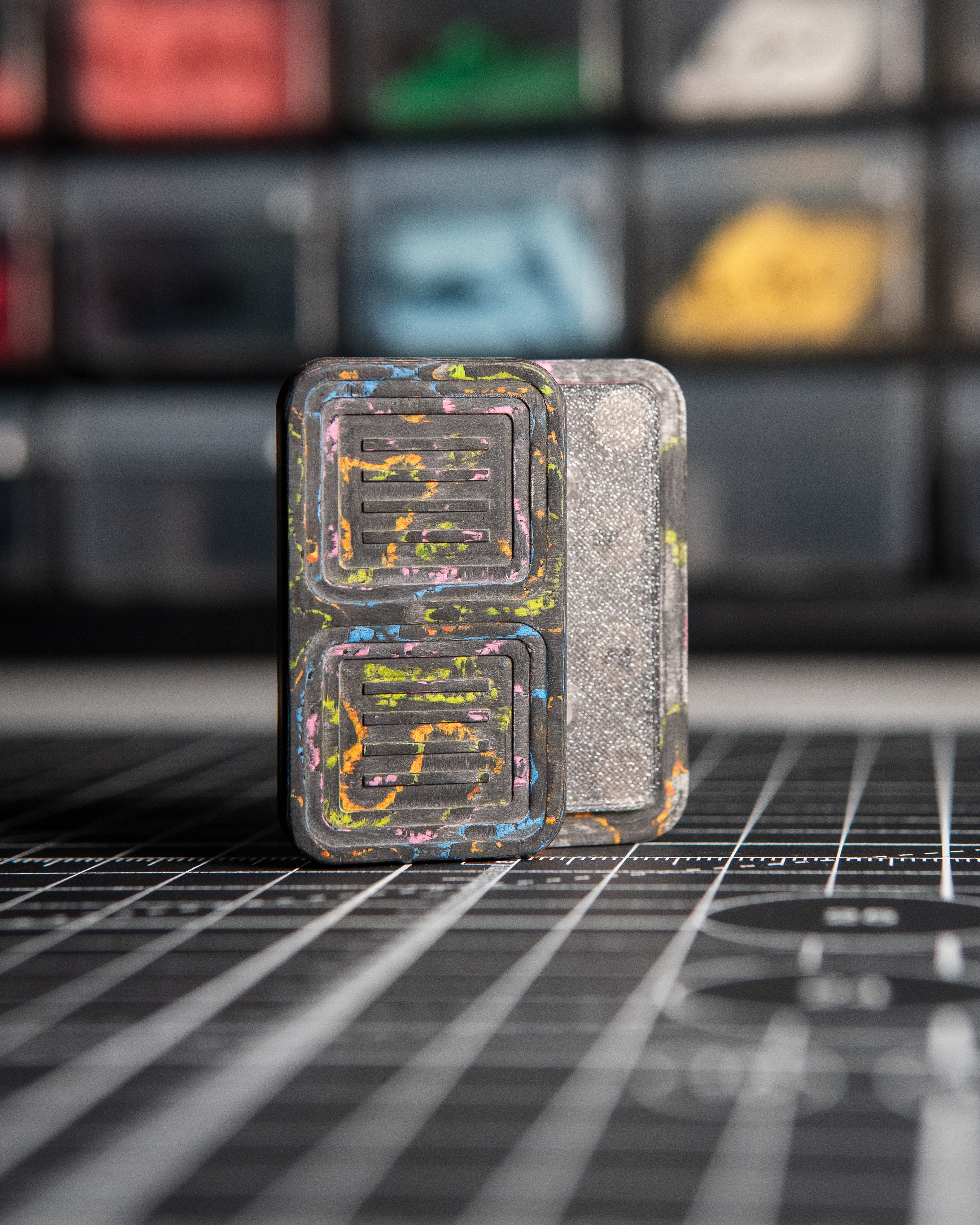 Delta Pro Tile Fidget Slider - Maker's Choice, 80's Camo Carbon Fiber