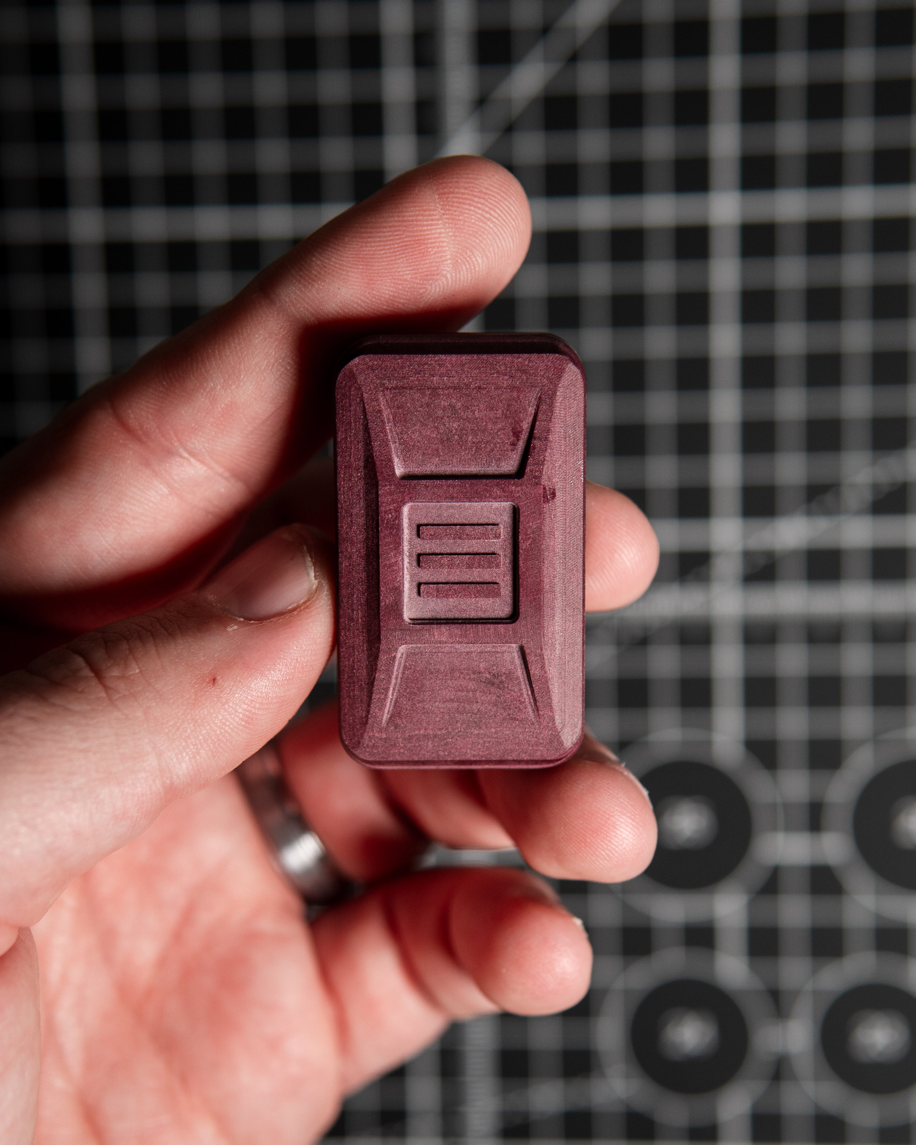 Delta Ergo Pro Tile Fidget Slider - Maker's Choice, Richlite Red