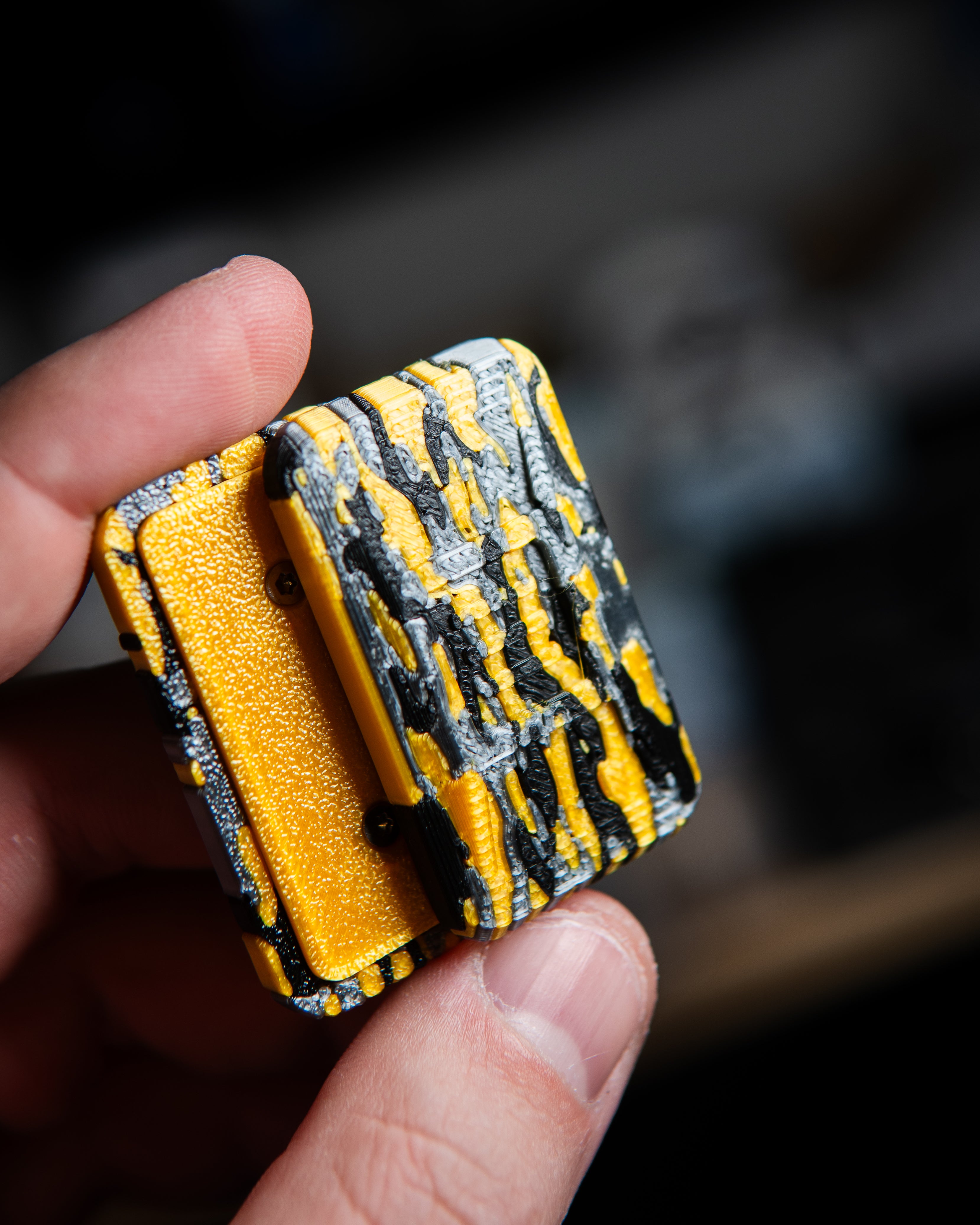 Delta Ergo Tile Fidget Slider - Tiger Camo Gold/Silver/Black Plastic [BLEM]