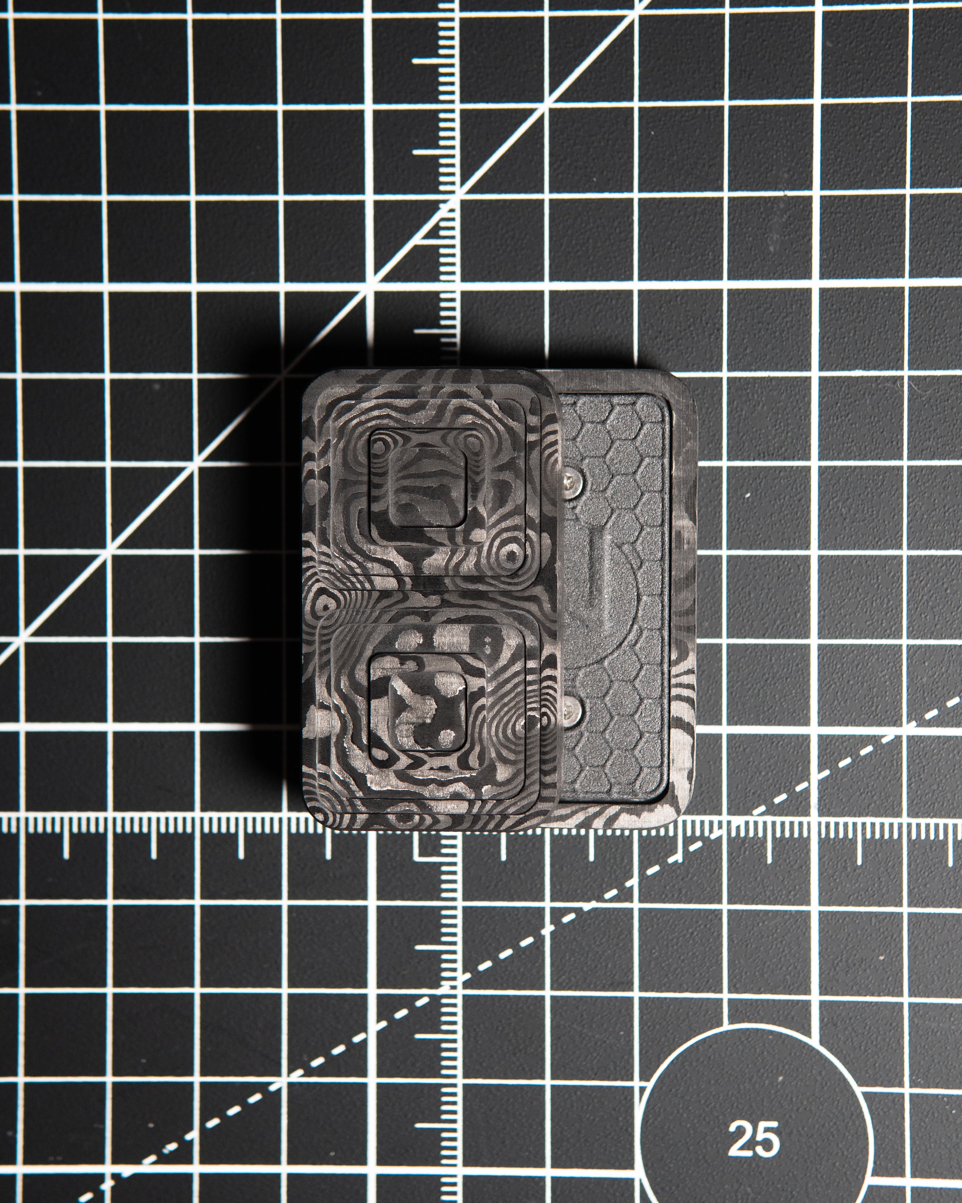Echo Tile Fidget Slider - Maker's Choice, Black Dunes Carbon Fiber
