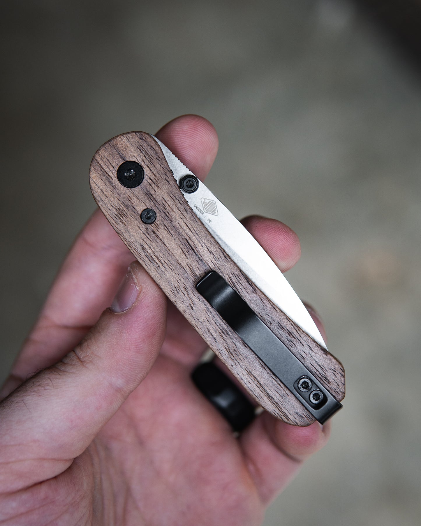 Knafs Lander Walnut Scales