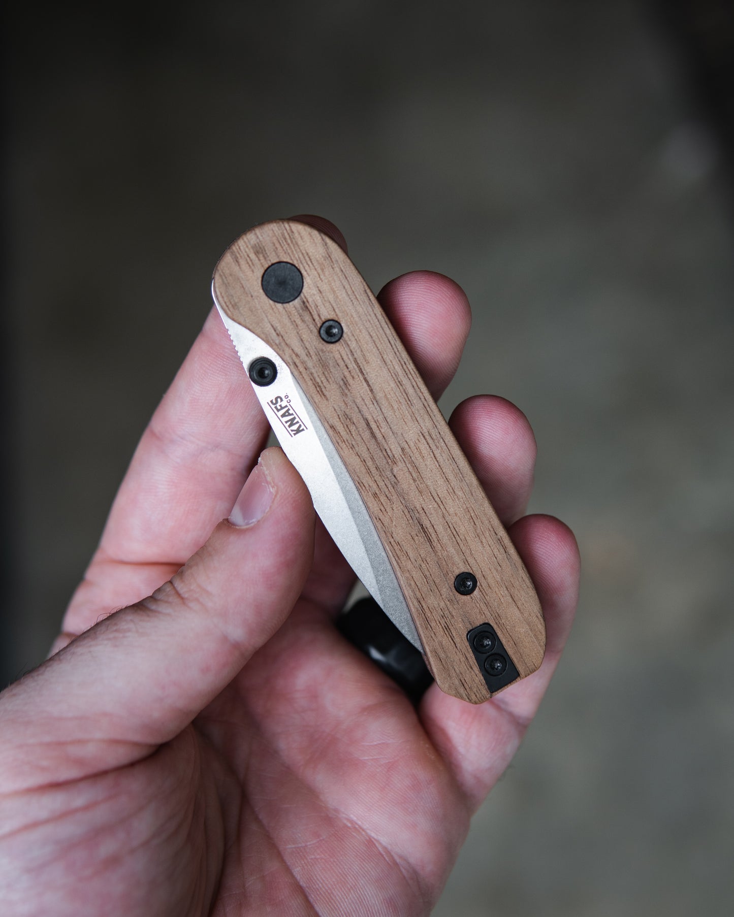 Knafs Lander Walnut Scales