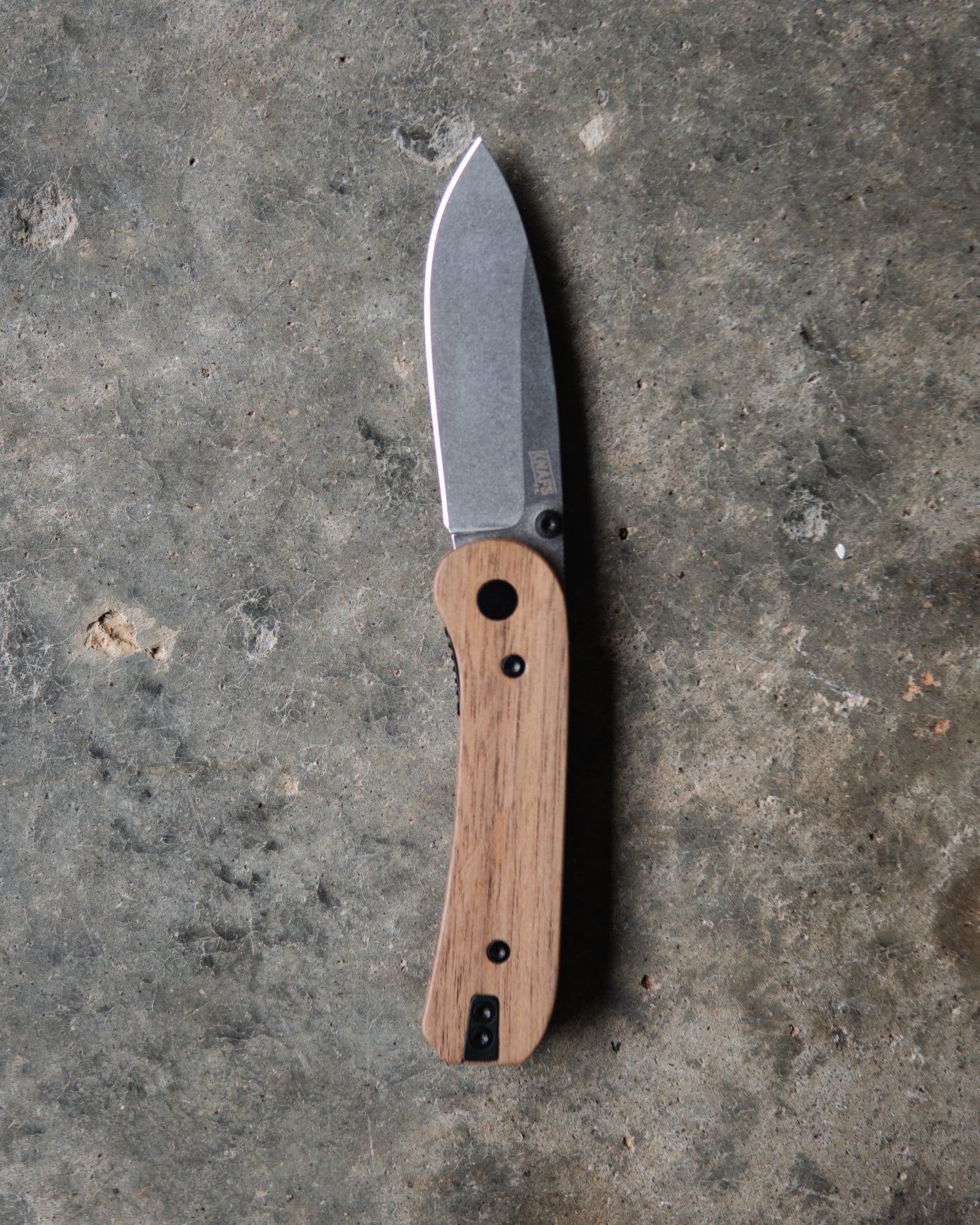 Knafs Lander Walnut Scales