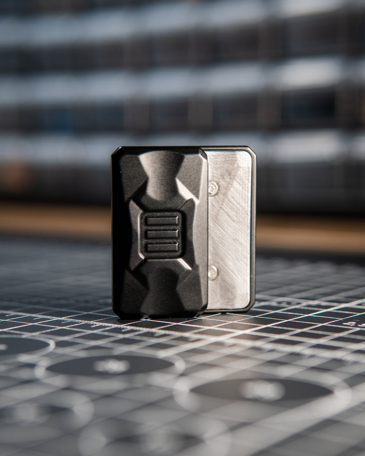 Delta Appa Tile - Aluminum, Piano Black