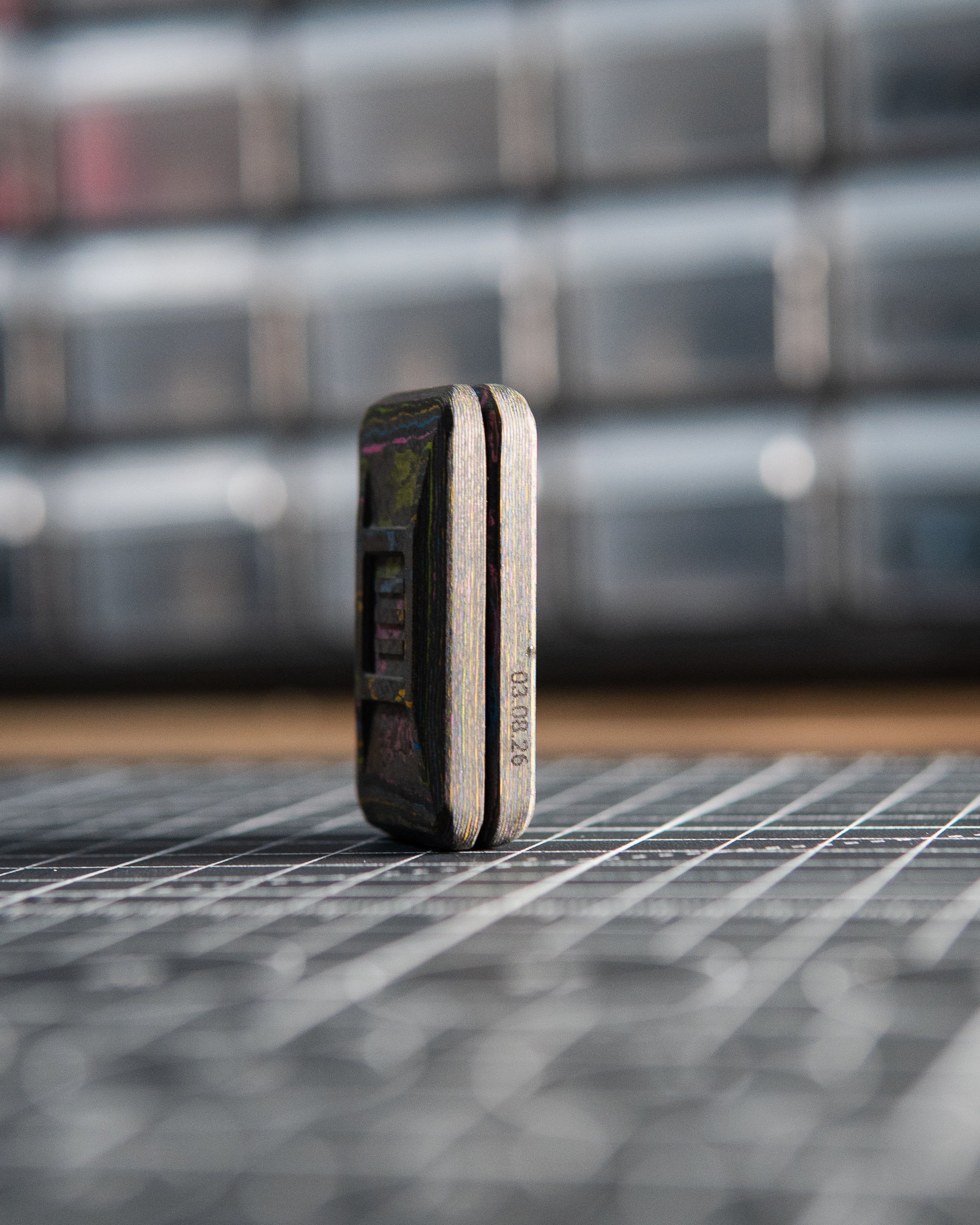 Delta Ergo Pro Tile Fidget Slider - Maker's Choice, 80's Camo Carbon Fiber