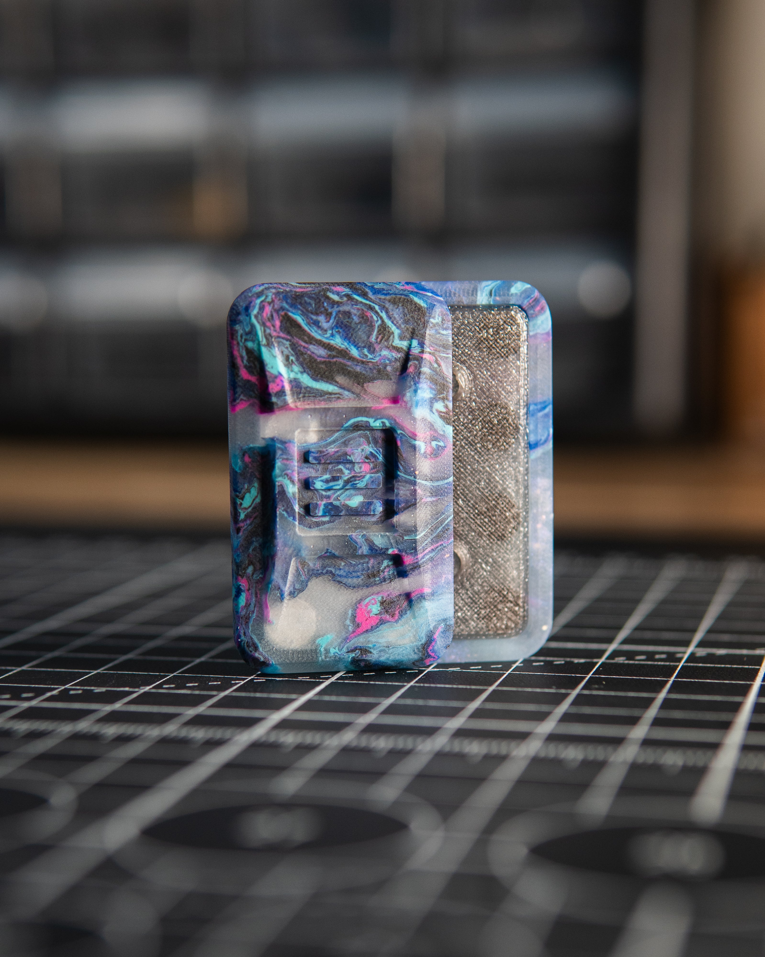 Delta Ergo Pro Tile Fidget Slider - Maker's Choice, Blurple Resin