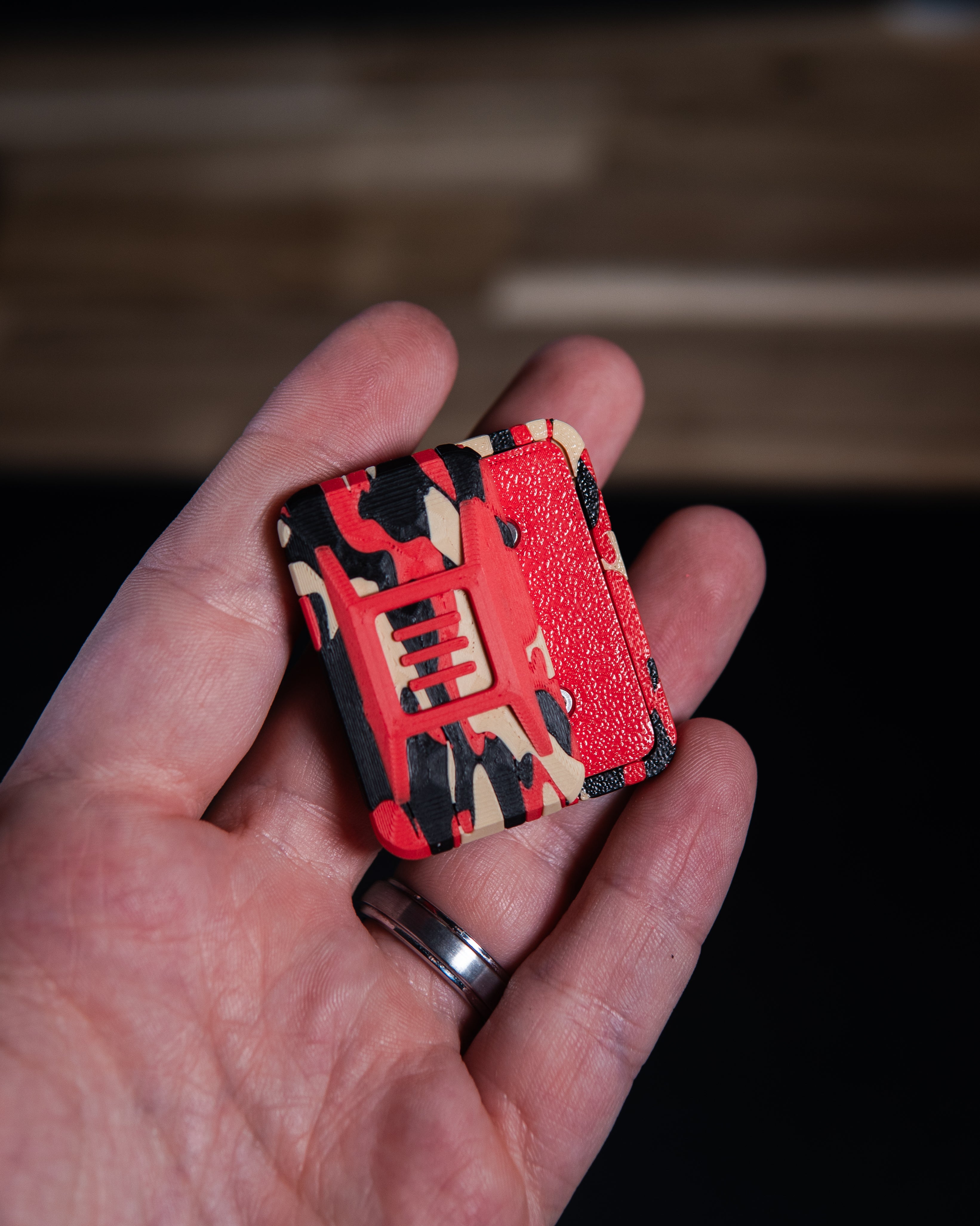 Delta Ergo Tile Fidget Slider - Tiger Camo Red/Black/Desert Tan