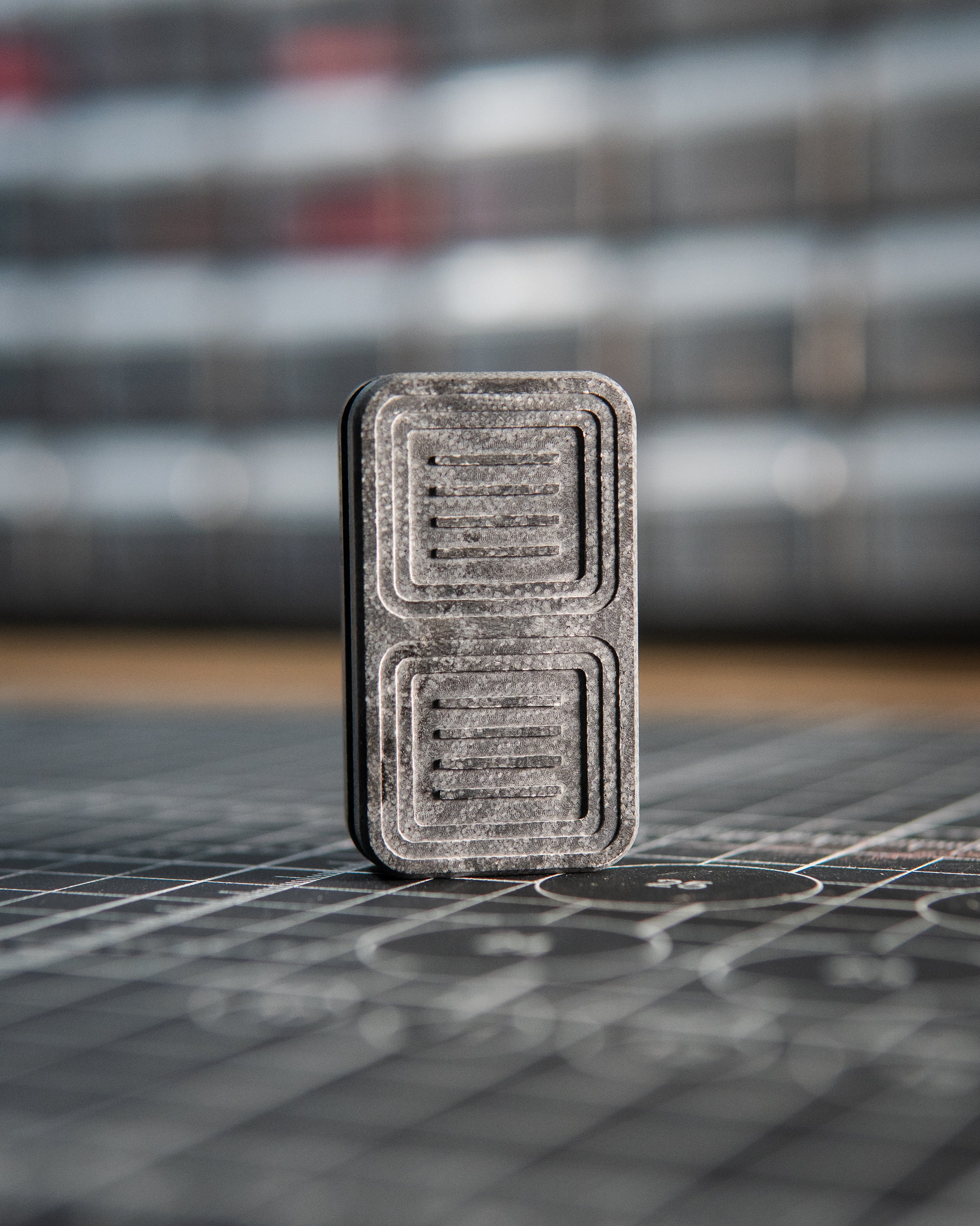 Delta Pro Tile Fidget Slider - Maker's Choice, Dark Marbled G10