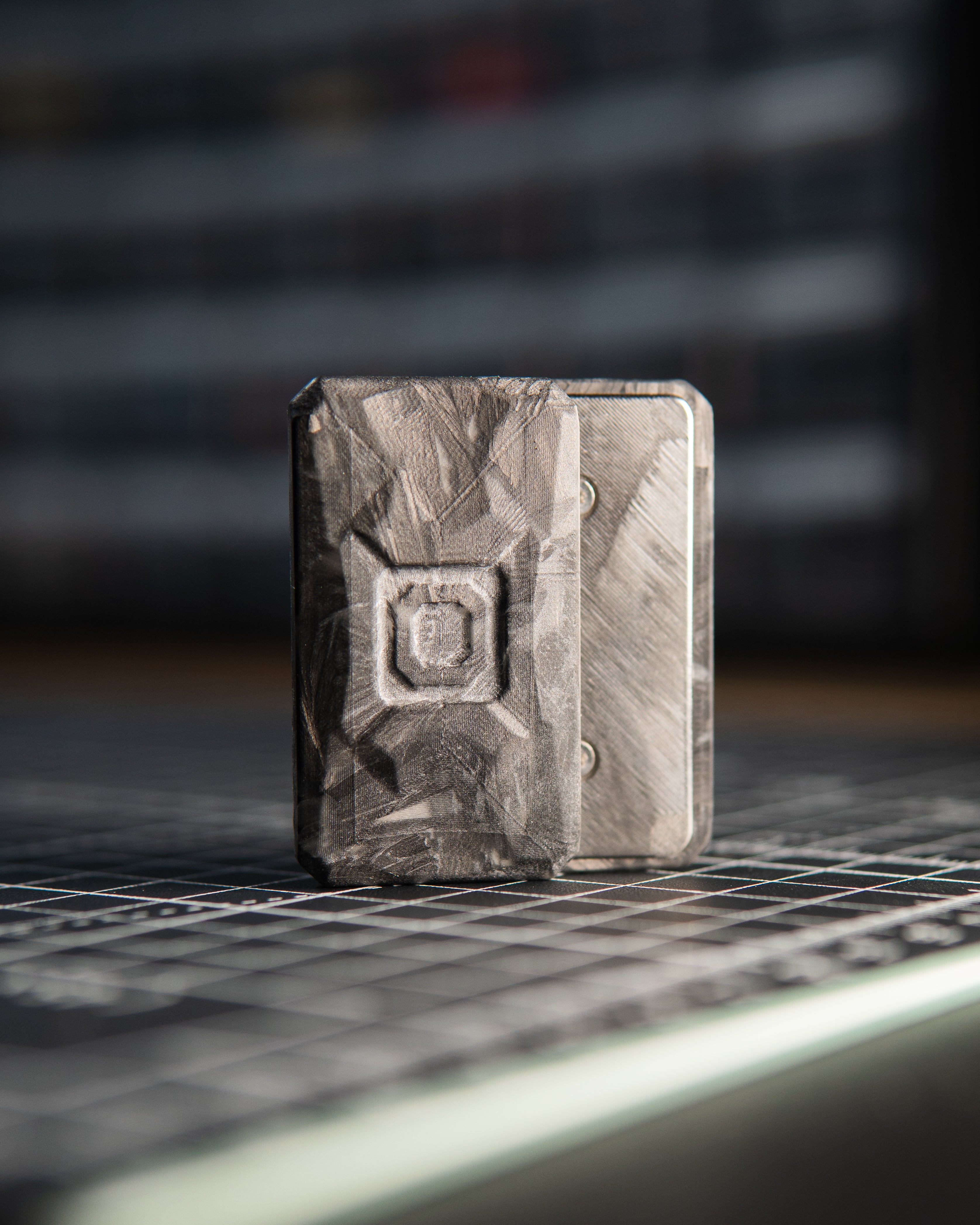 Echo Appa Pro Tile Fidget Slider - Shredded Glow Carbon Fiber