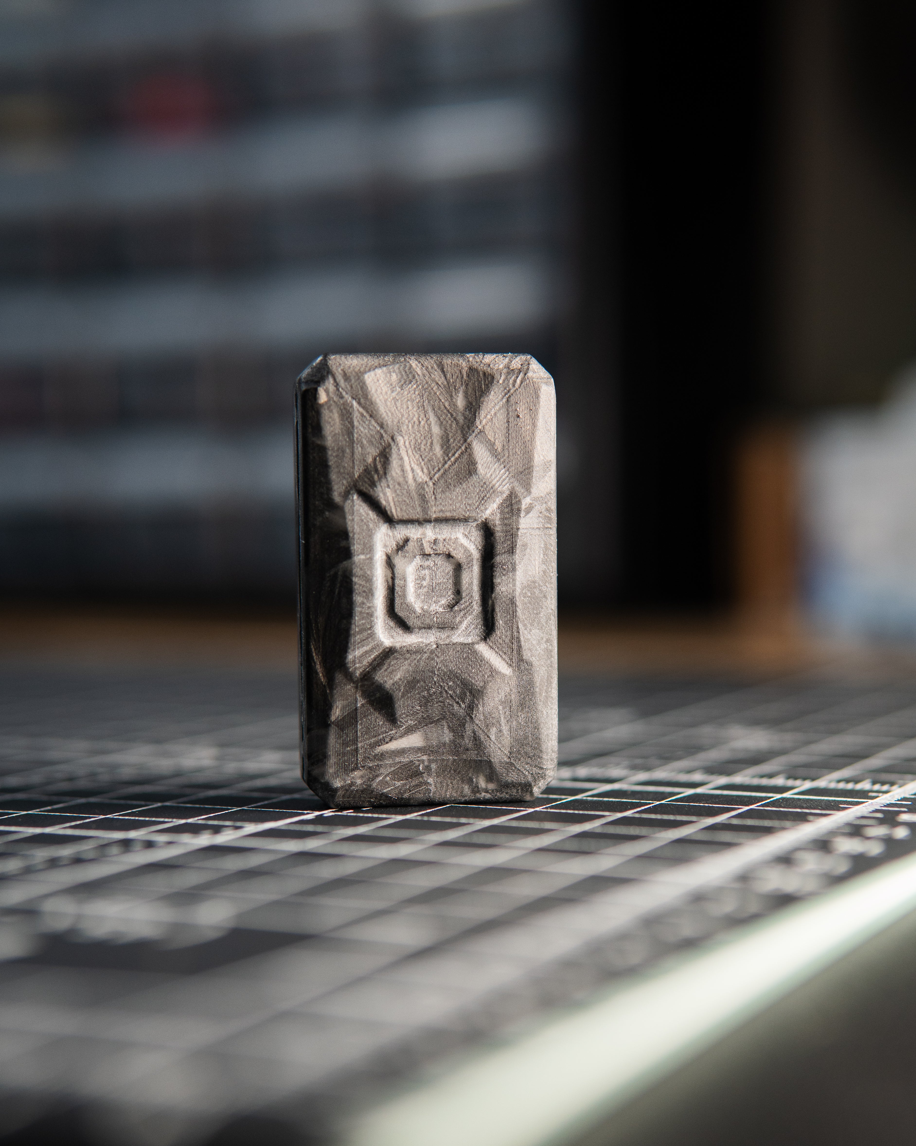 Echo Appa Pro Tile Fidget Slider - Shredded Glow Carbon Fiber