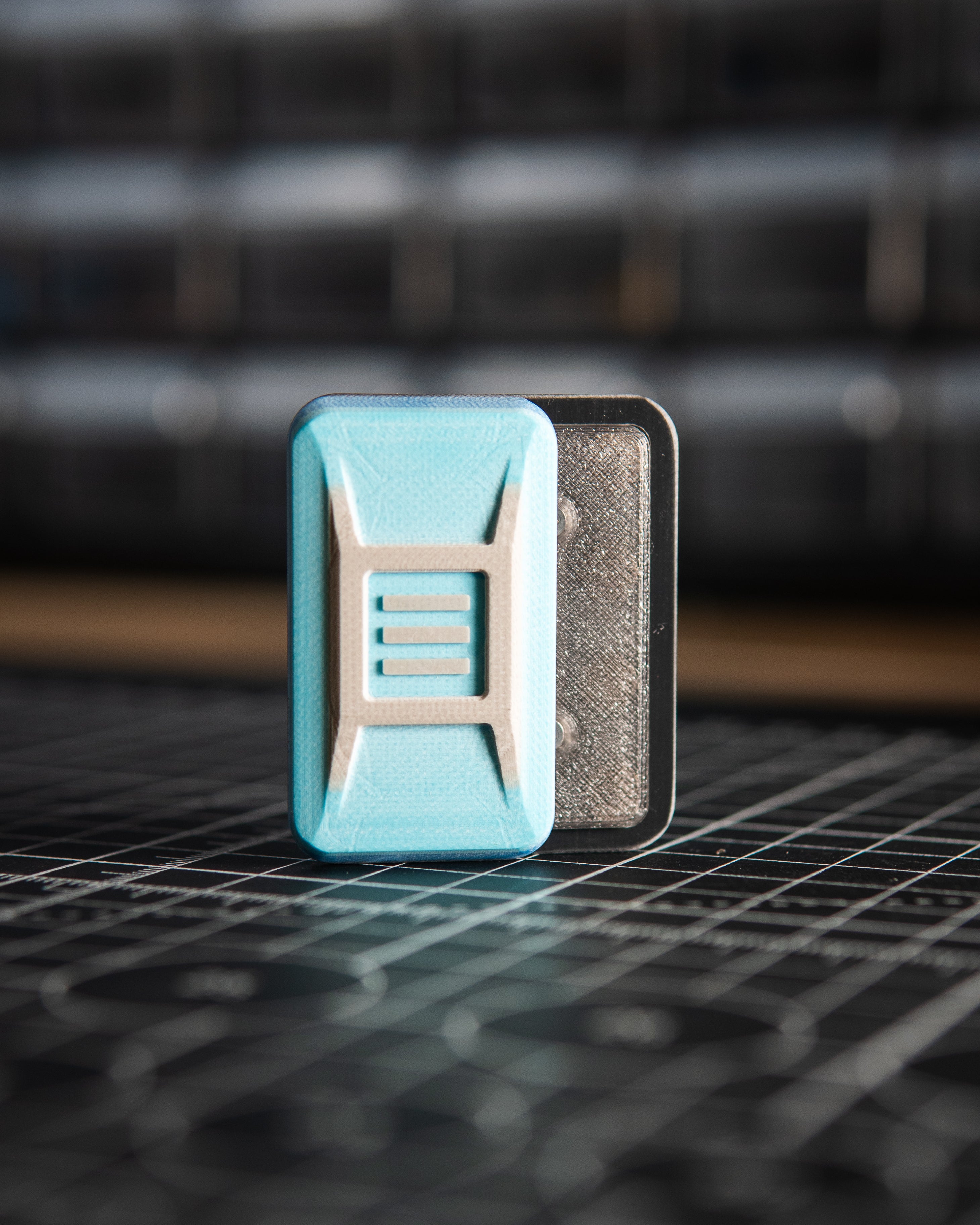 Delta Ergo Pro Tile Fidget Slider - Maker's Choice, Voodoo Blue G10