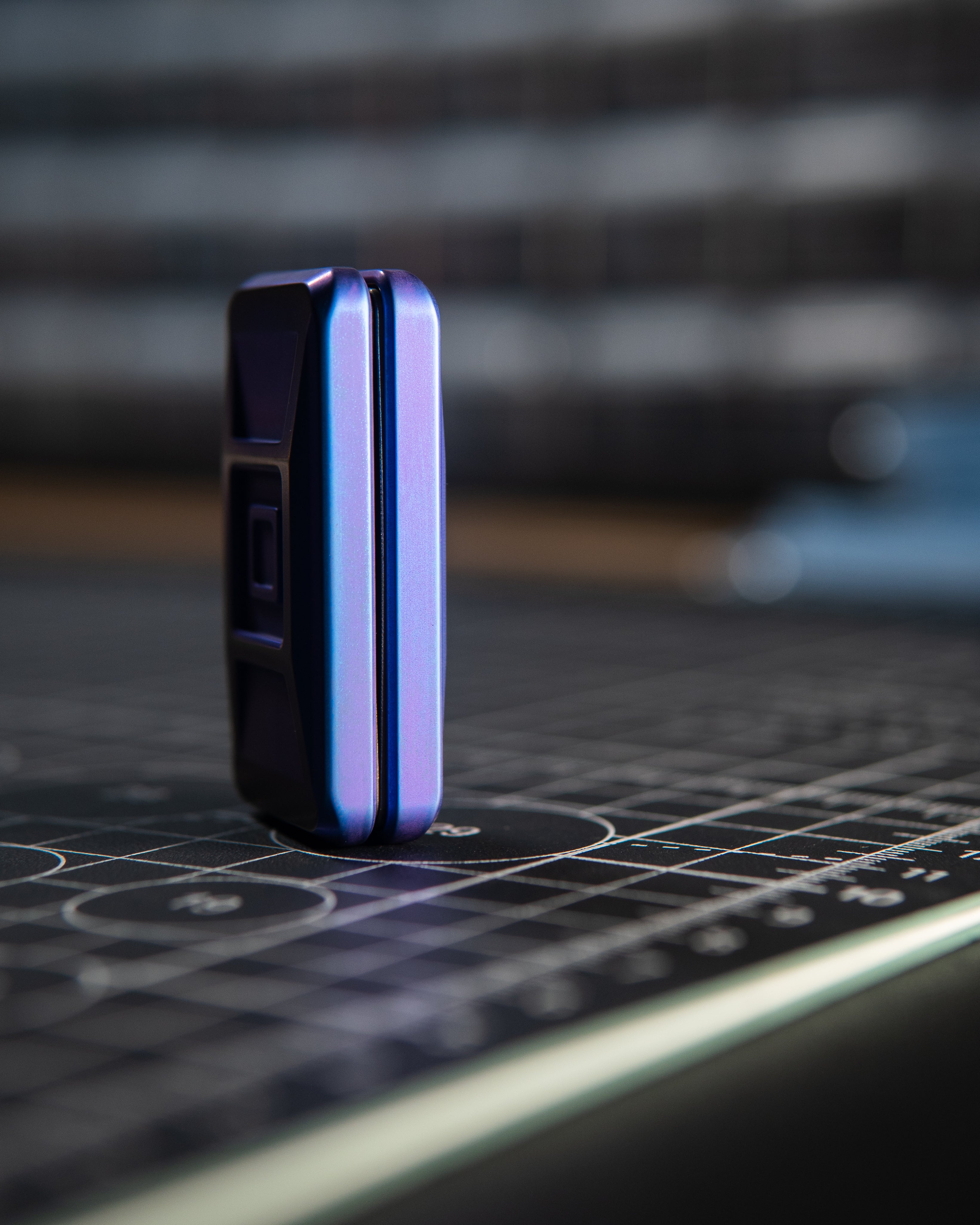 Echo Ergo Tile Fidget Slider - Maker's Choice, Titanium Custom Ano