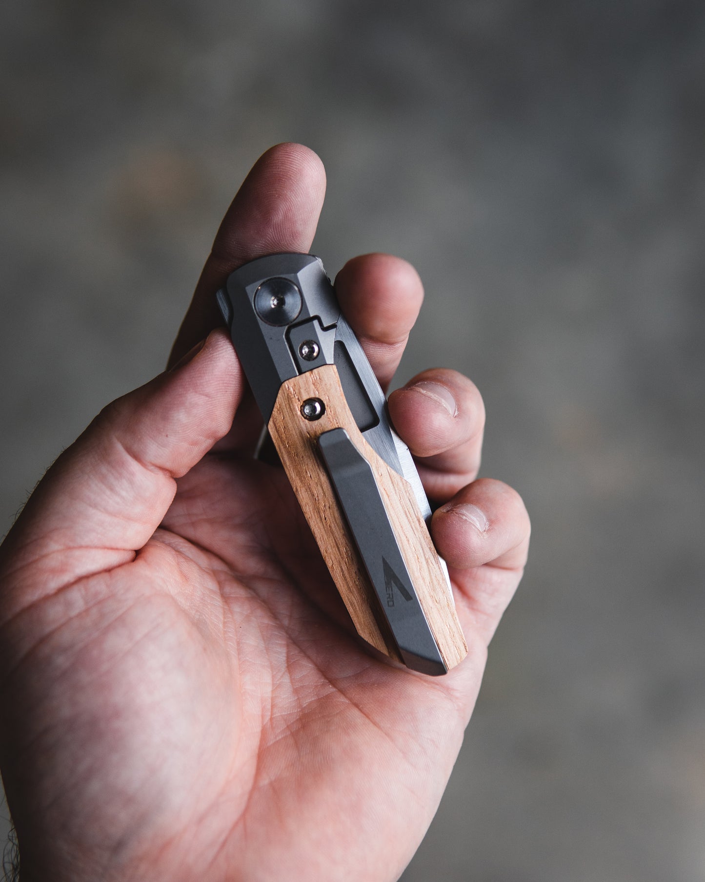 Vero Engineering Synapse Mini White Oak Scales